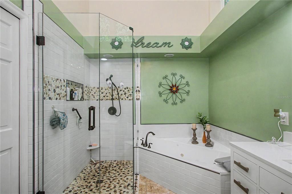 For Sale: $410,000 (3 beds, 2 baths, 2013 Square Feet)