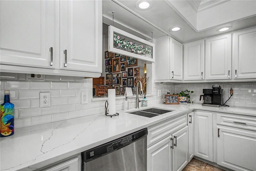 For Sale: $410,000 (3 beds, 2 baths, 2013 Square Feet)