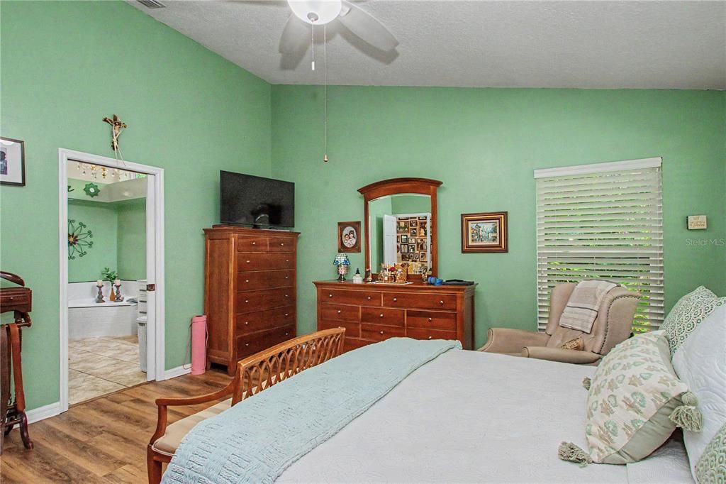 For Sale: $410,000 (3 beds, 2 baths, 2013 Square Feet)