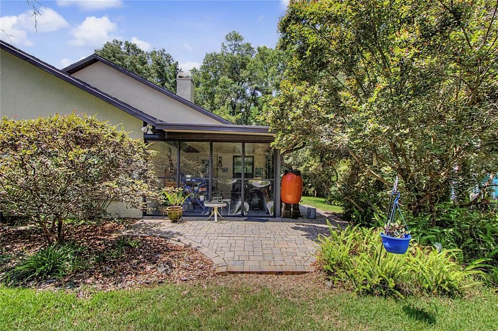 For Sale: $410,000 (3 beds, 2 baths, 2013 Square Feet)