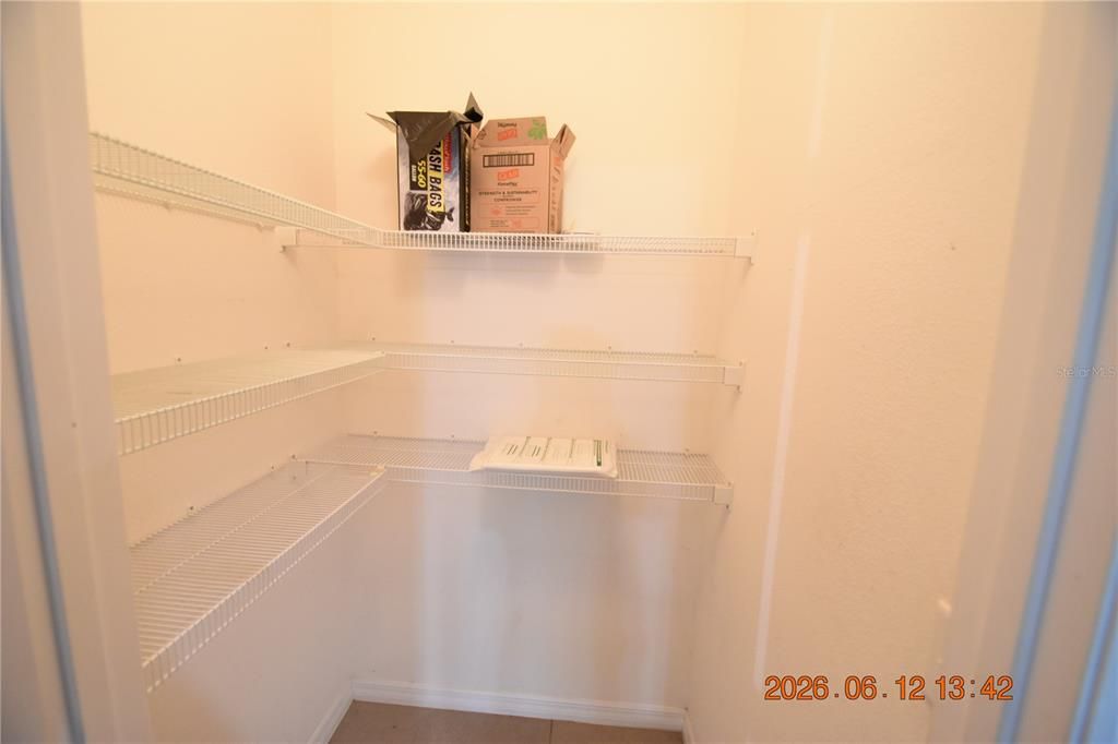 В аренду: $2,300 (3 спален, 2 ванн, 1707 Квадратных фут)