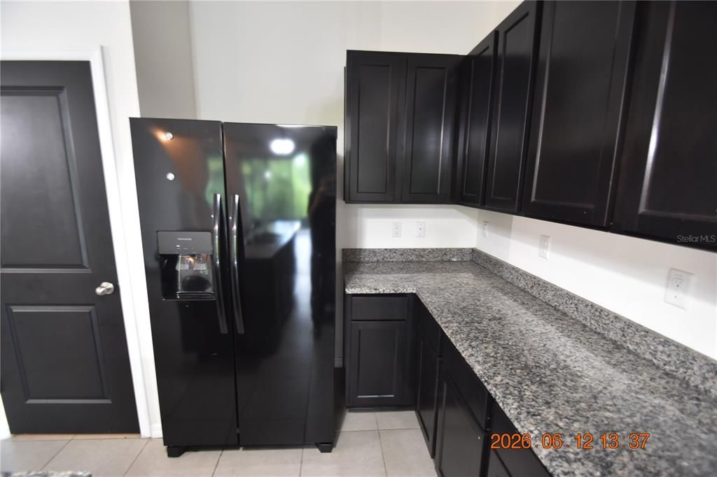 В аренду: $2,300 (3 спален, 2 ванн, 1707 Квадратных фут)