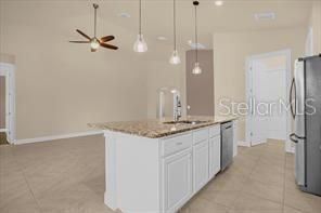 For Rent: $2,600 (3 beds, 2 baths, 1652 Square Feet)
