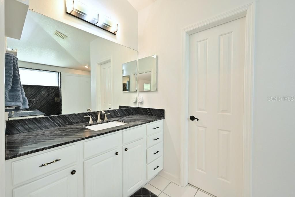 For Sale: $439,900 (3 beds, 2 baths, 1956 Square Feet)
