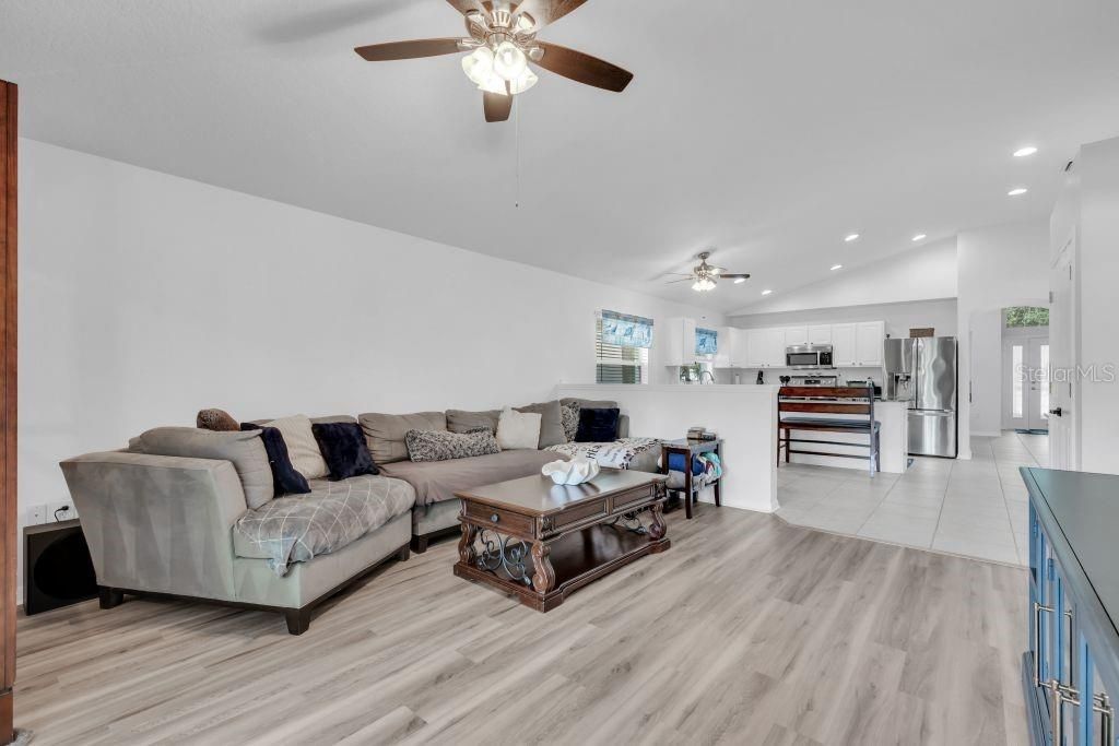 For Sale: $439,900 (3 beds, 2 baths, 1956 Square Feet)
