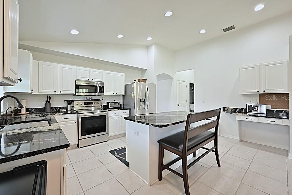 For Sale: $439,900 (3 beds, 2 baths, 1956 Square Feet)