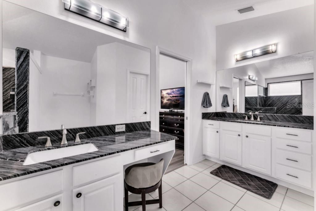 For Sale: $439,900 (3 beds, 2 baths, 1956 Square Feet)