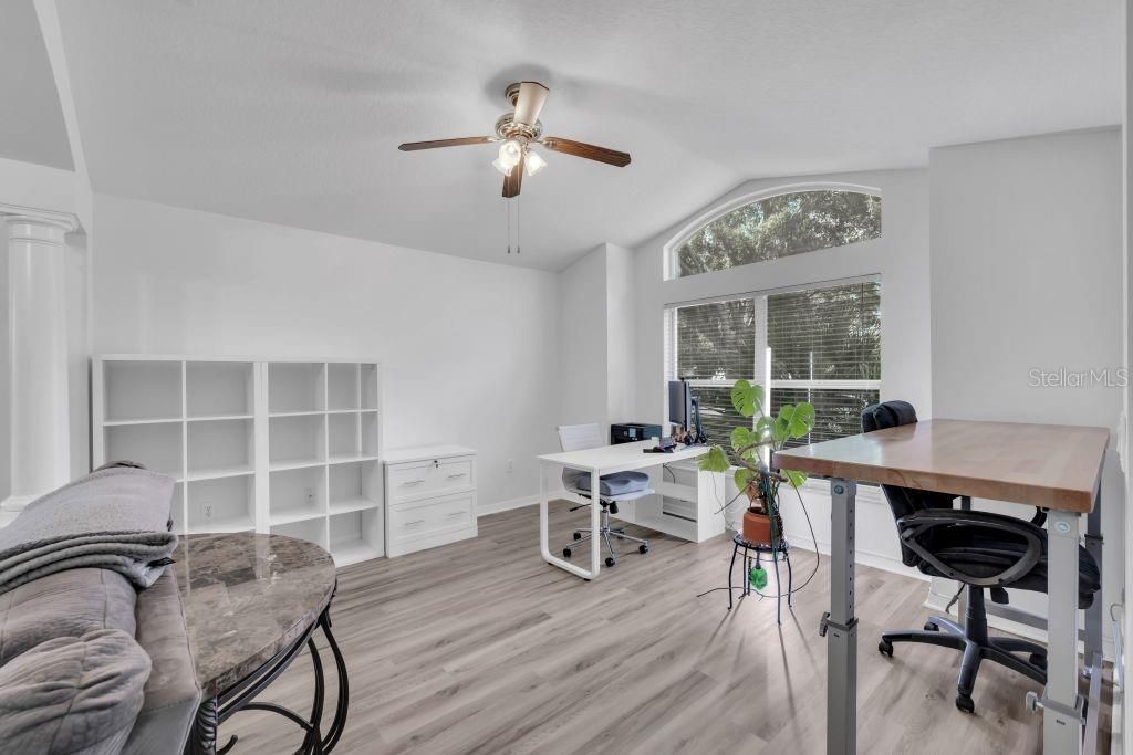 For Sale: $439,900 (3 beds, 2 baths, 1956 Square Feet)