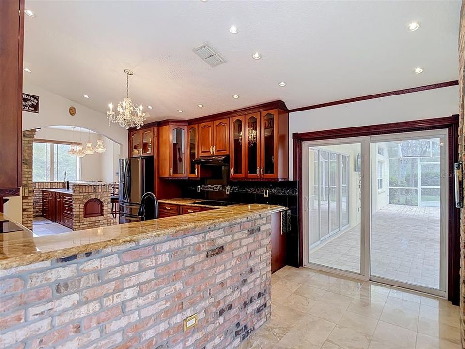 En Venta: $545,000 (3 camas, 2 baños, 2335 Pies cuadrados)