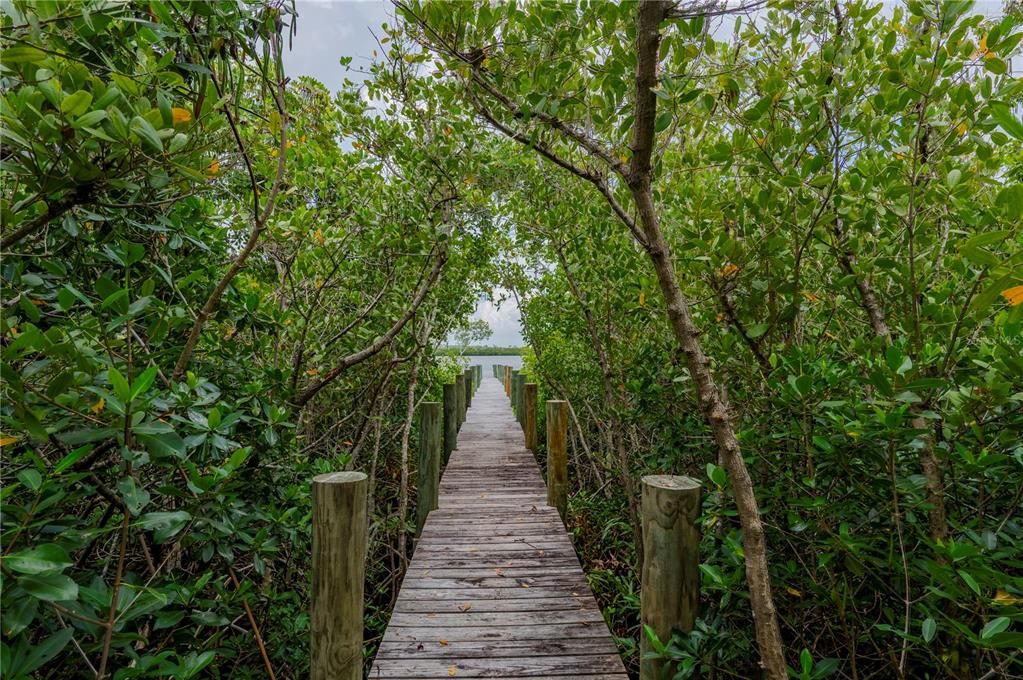 待售: $495,000 (2.45 acres)