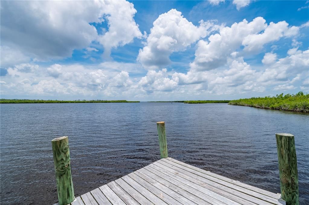 待售: $495,000 (2.45 acres)