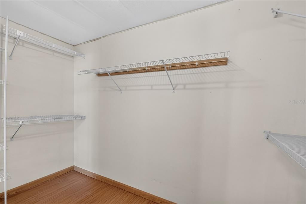 На продажу: $249,900 (2 спален, 2 ванн, 1357 Квадратных фут)