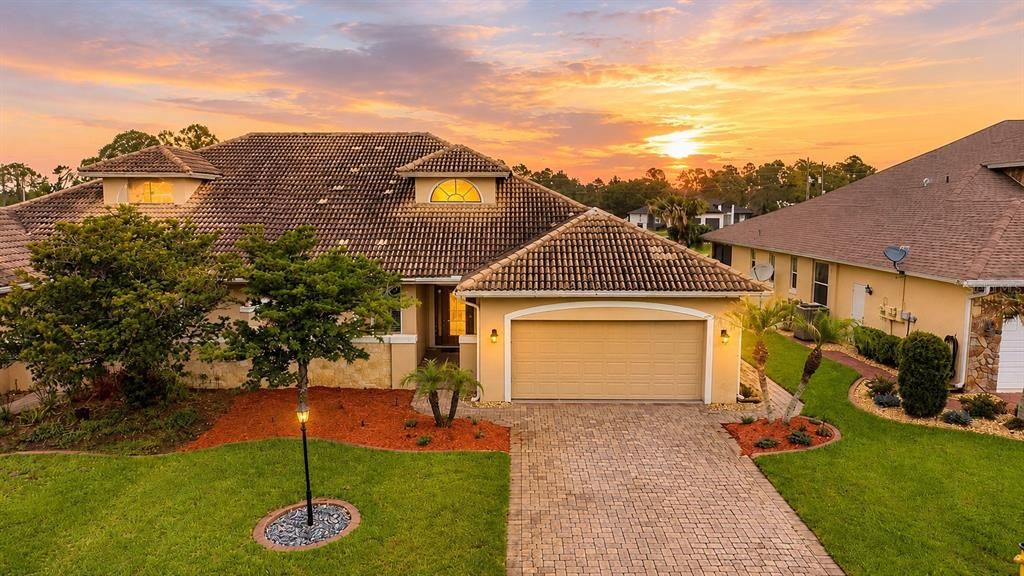 For Sale: $269,900 (3 beds, 2 baths, 1887 Square Feet)