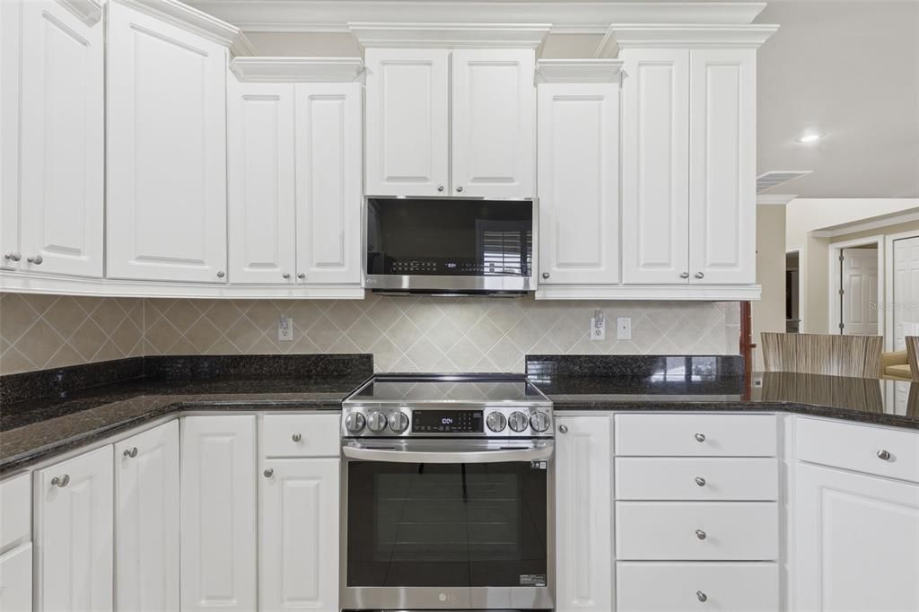 For Sale: $269,900 (3 beds, 2 baths, 1887 Square Feet)