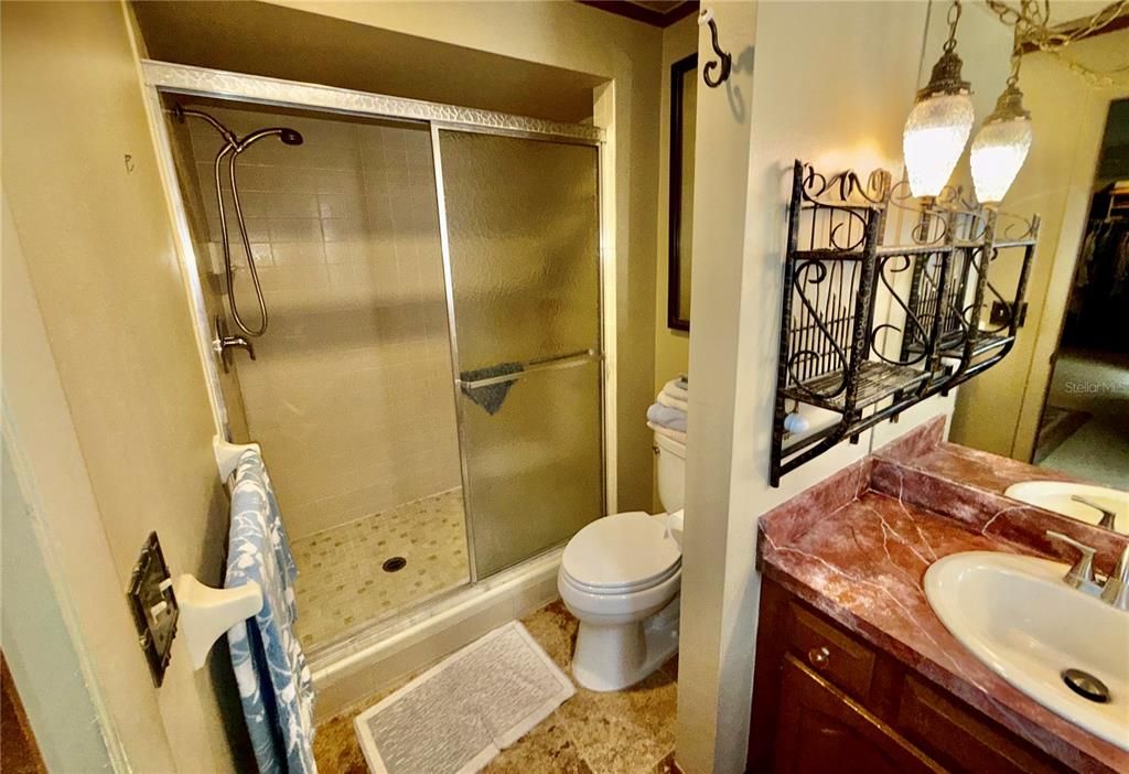 На продажу: $449,500 (3 спален, 2 ванн, 1802 Квадратных фут)