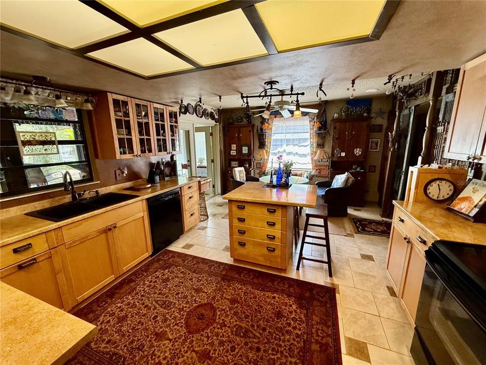 На продажу: $449,500 (3 спален, 2 ванн, 1802 Квадратных фут)
