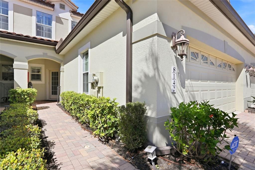 For Rent: $2,950 (3 beds, 2 baths, 2262 Square Feet)