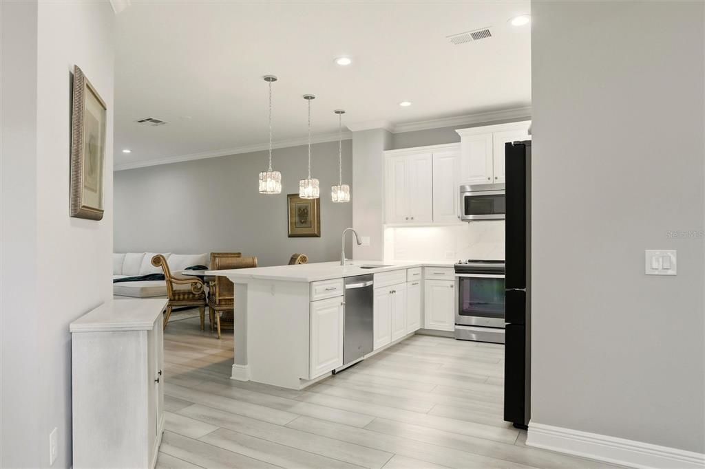 For Rent: $2,950 (3 beds, 2 baths, 2262 Square Feet)