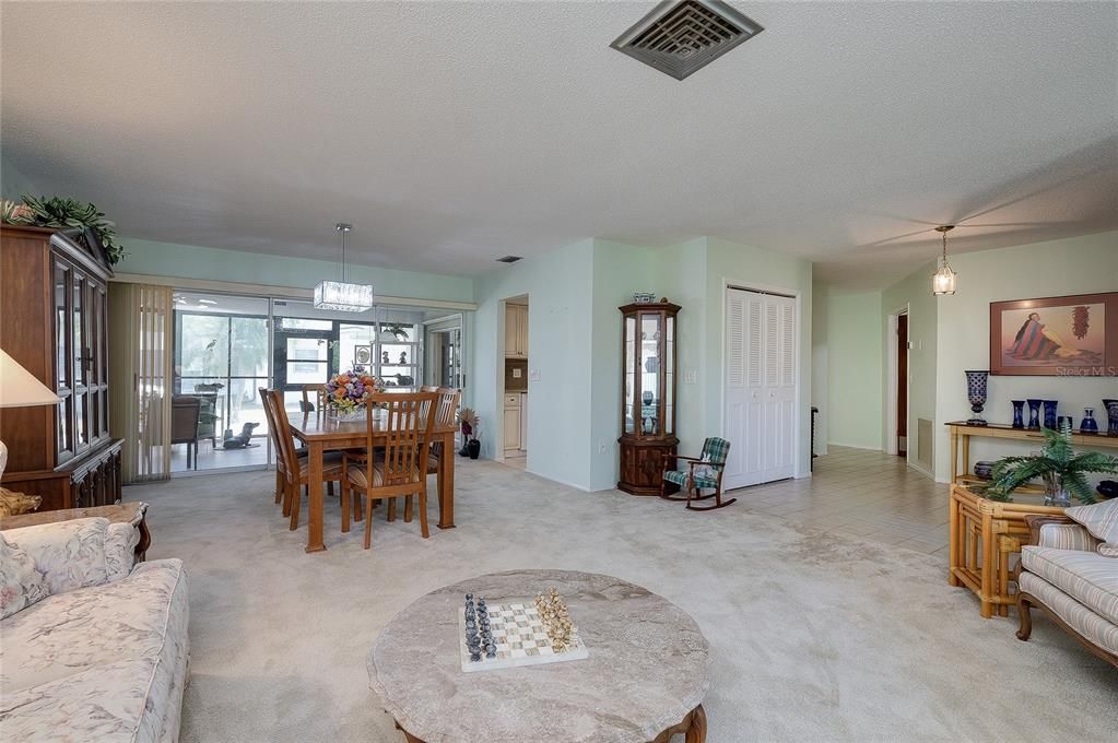 En Venta: $339,000 (3 camas, 2 baños, 1832 Pies cuadrados)