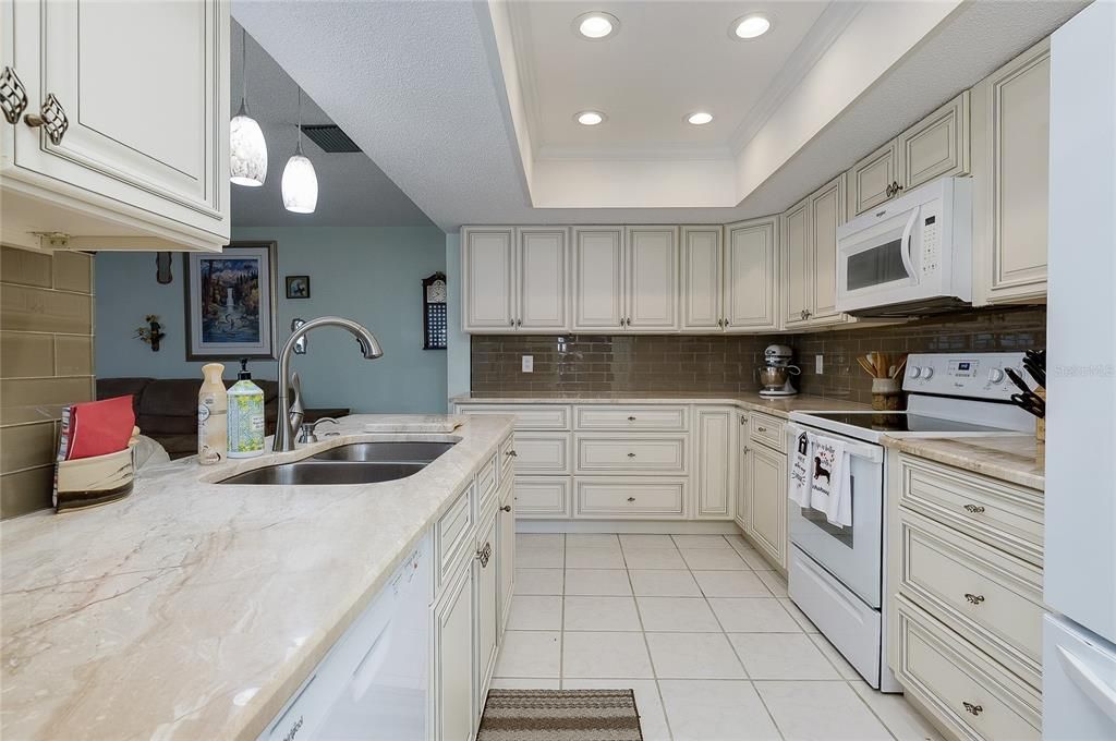 En Venta: $339,000 (3 camas, 2 baños, 1832 Pies cuadrados)