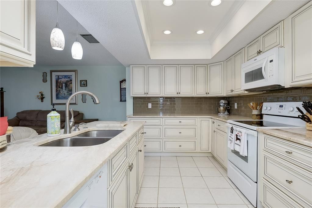 En Venta: $339,000 (3 camas, 2 baños, 1832 Pies cuadrados)