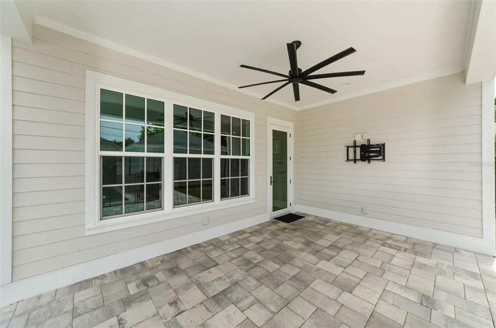 Active With Contract: $1,495,000 (4 beds, 3 baths, 2862 Square Feet)