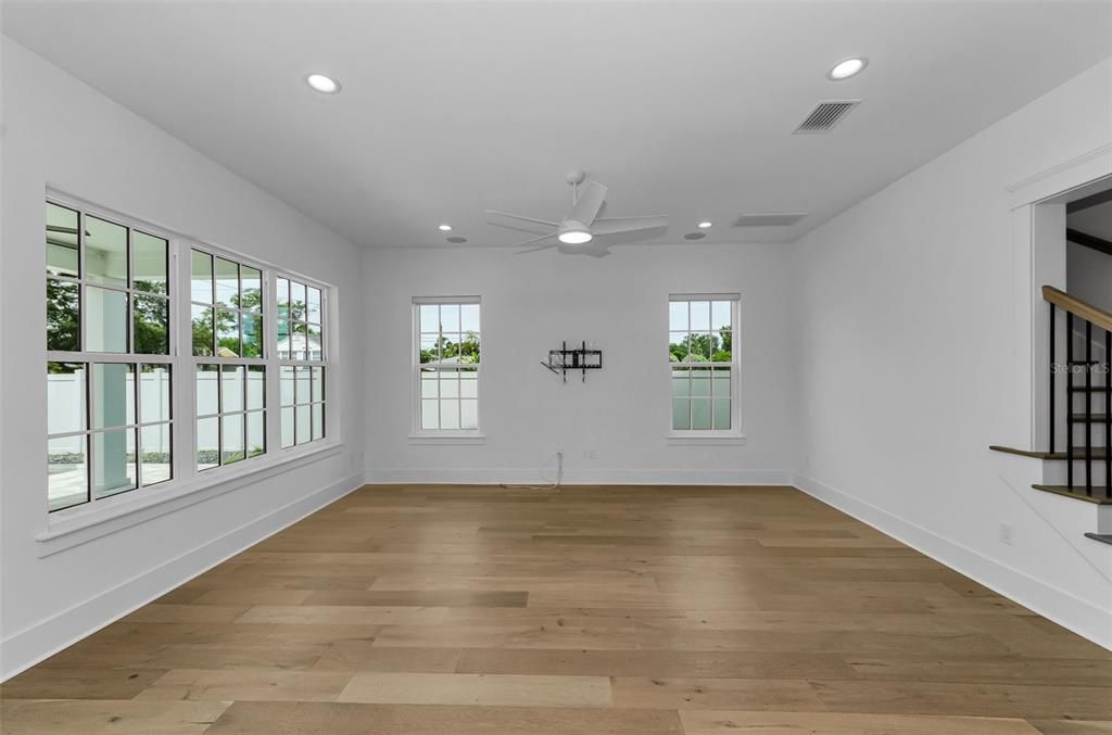 Active With Contract: $1,495,000 (4 beds, 3 baths, 2862 Square Feet)