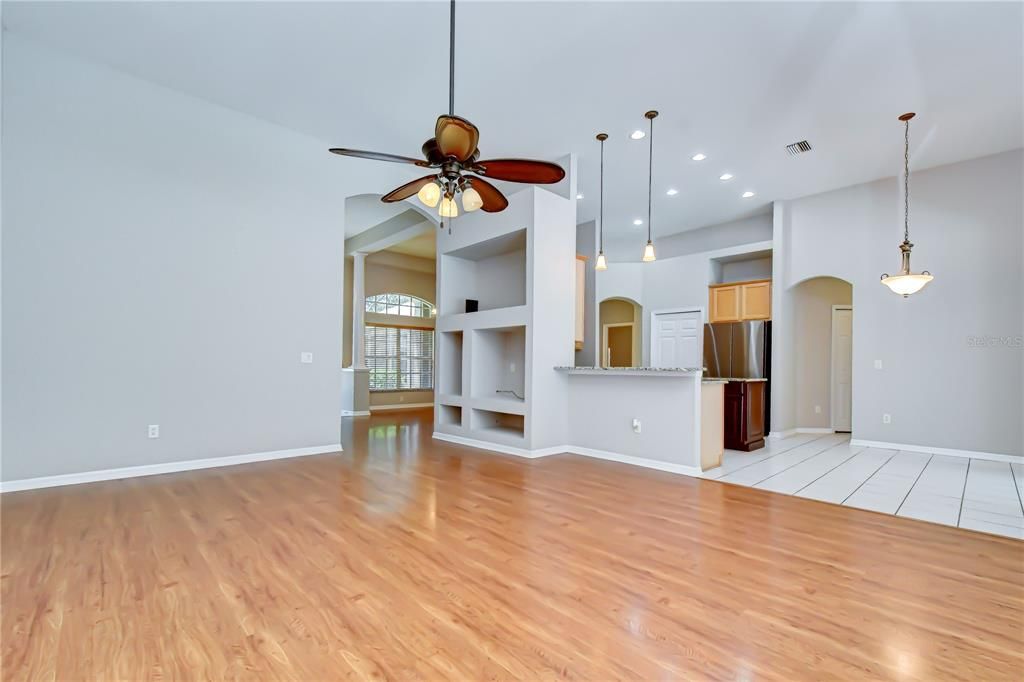 For Sale: $625,000 (4 beds, 3 baths, 2462 Square Feet)
