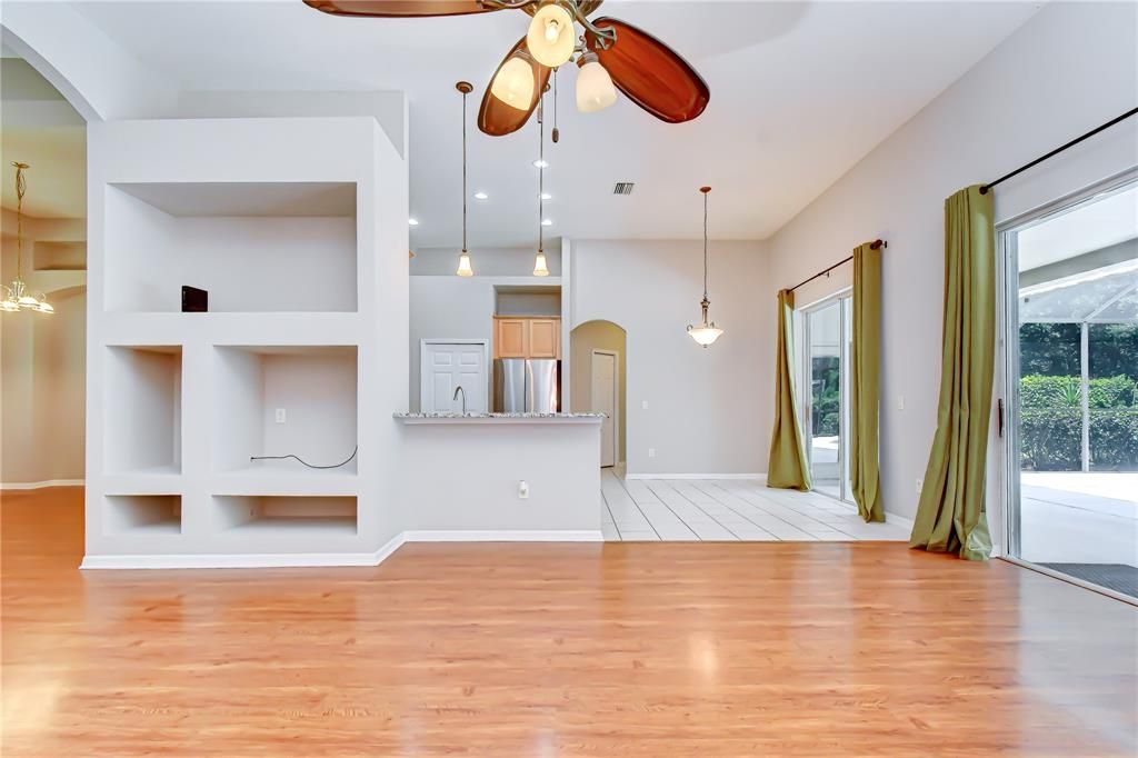 For Sale: $625,000 (4 beds, 3 baths, 2462 Square Feet)