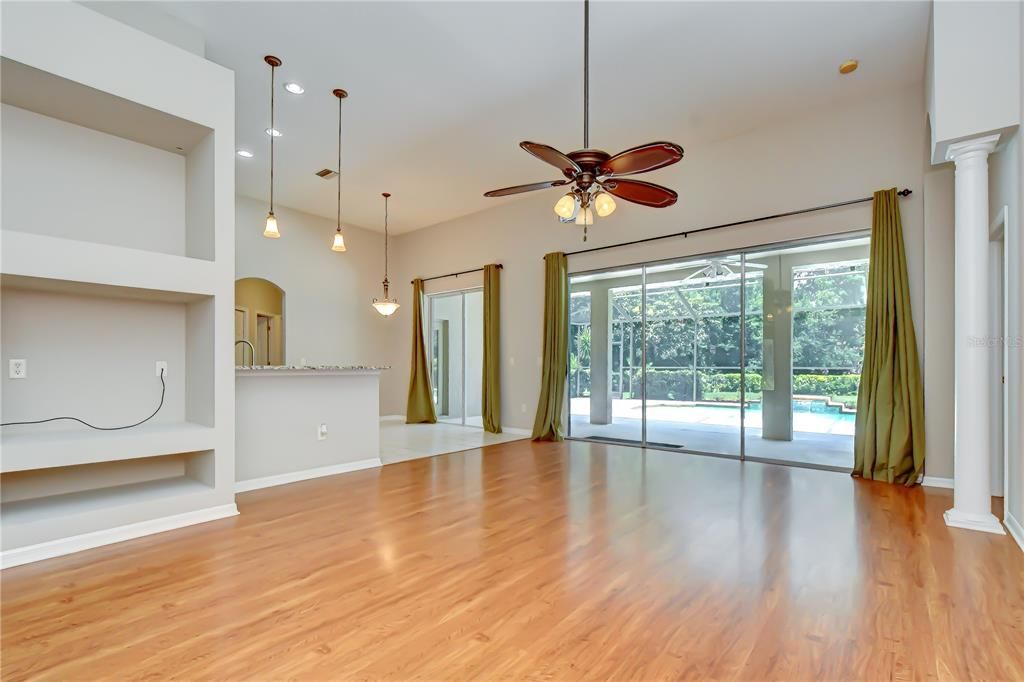For Sale: $625,000 (4 beds, 3 baths, 2462 Square Feet)