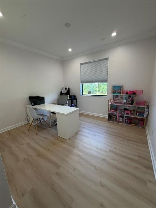 For Sale: $385,000 (3 beds, 2 baths, 2024 Square Feet)