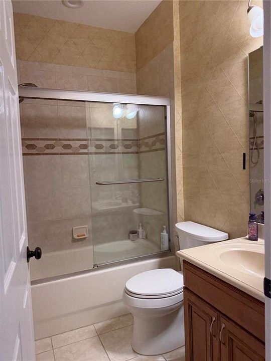 For Sale: $385,000 (3 beds, 2 baths, 2024 Square Feet)