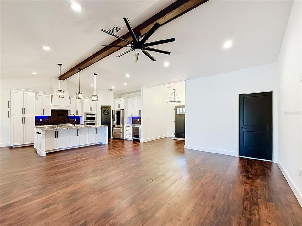 For Sale: $715,000 (4 beds, 2 baths, 2092 Square Feet)
