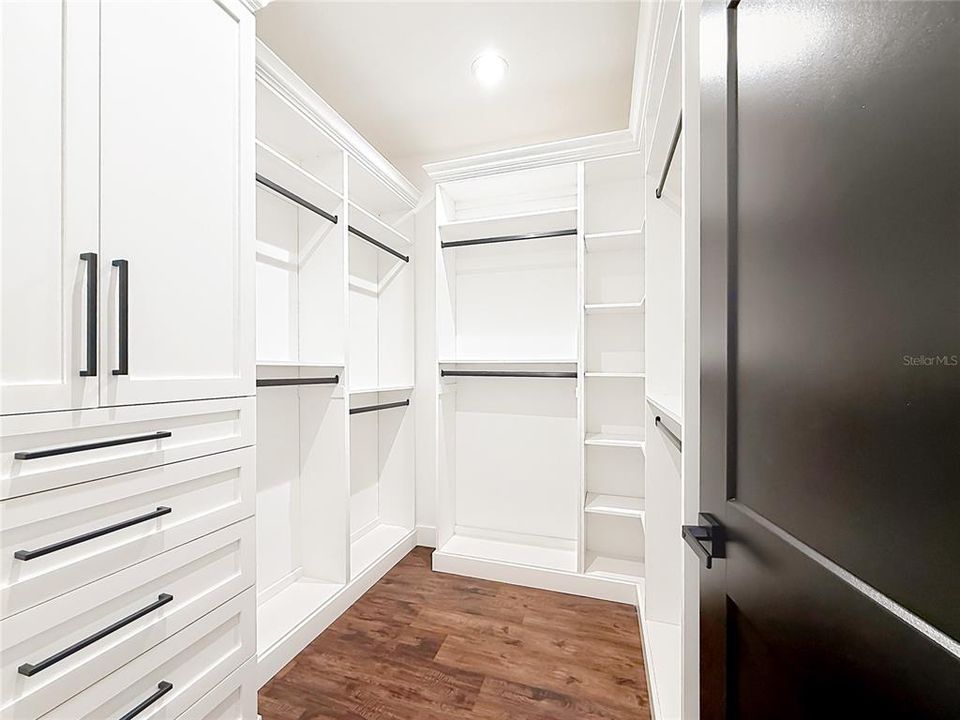 For Sale: $715,000 (4 beds, 2 baths, 2092 Square Feet)
