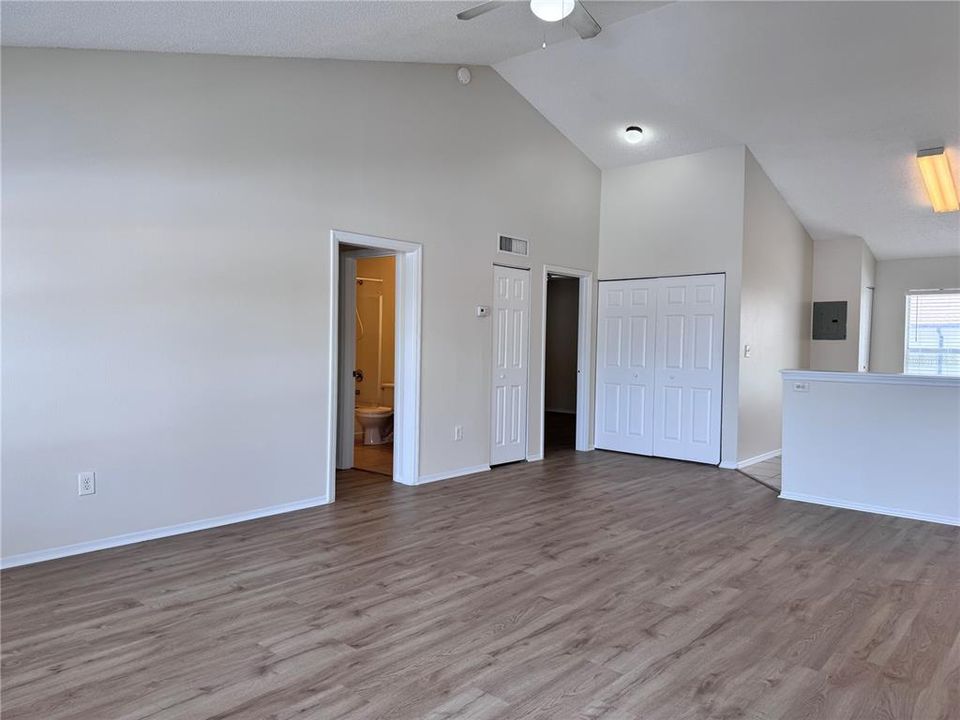 В аренду: $1,295 (2 спален, 2 ванн, 840 Квадратных фут)