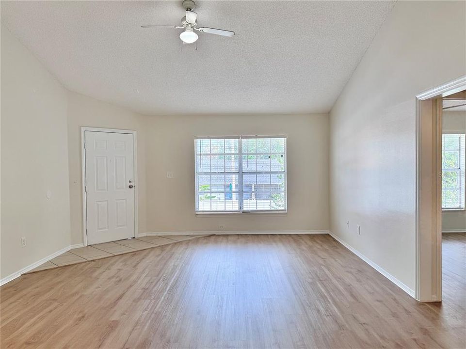В аренду: $1,295 (2 спален, 2 ванн, 840 Квадратных фут)