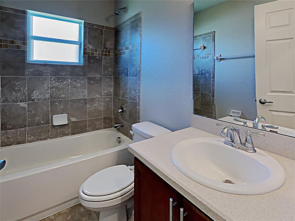 For Rent: $2,105 (3 beds, 2 baths, 1566 Square Feet)