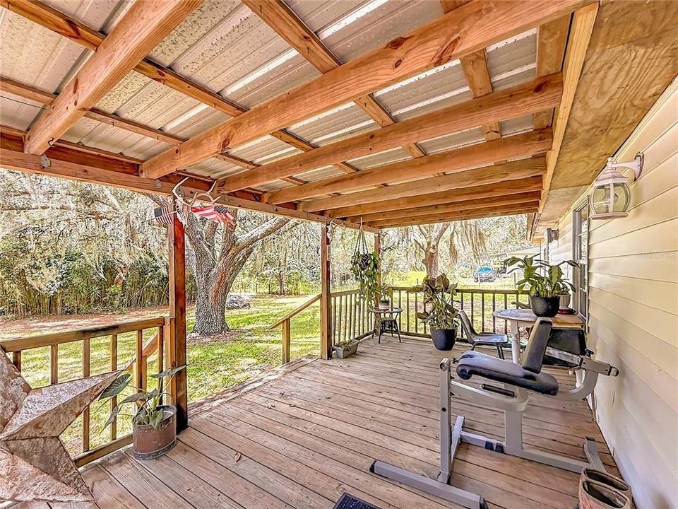 For Sale: $230,000 (3 beds, 3 baths, 1384 Square Feet)