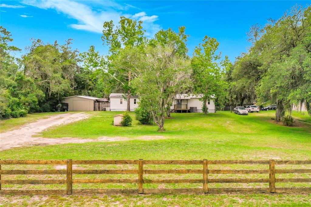 For Sale: $230,000 (3 beds, 3 baths, 1384 Square Feet)