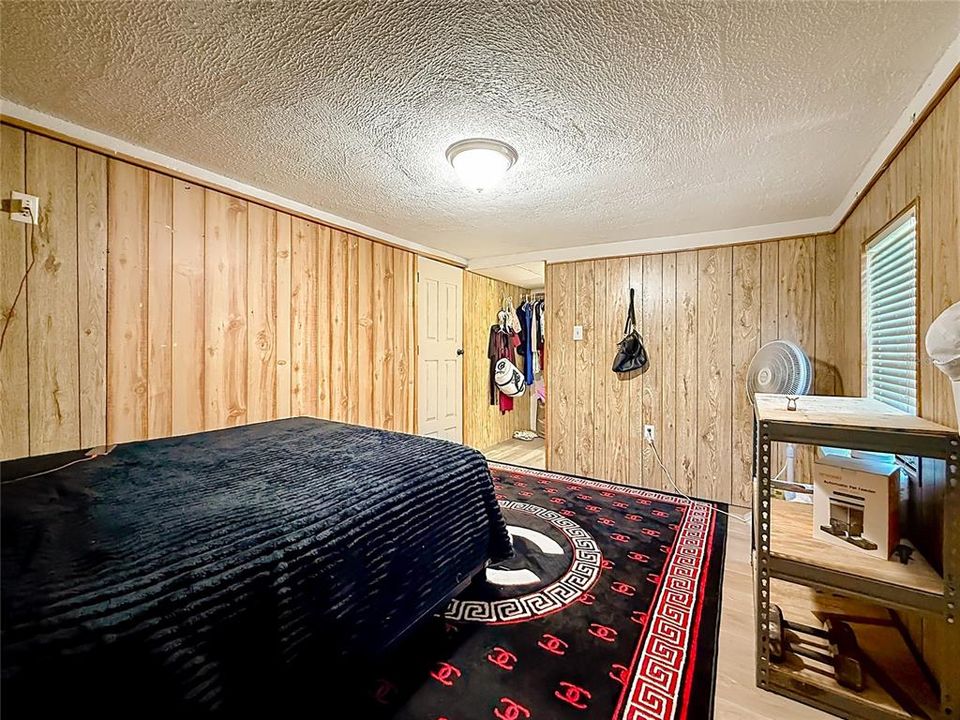 For Sale: $230,000 (3 beds, 3 baths, 1384 Square Feet)