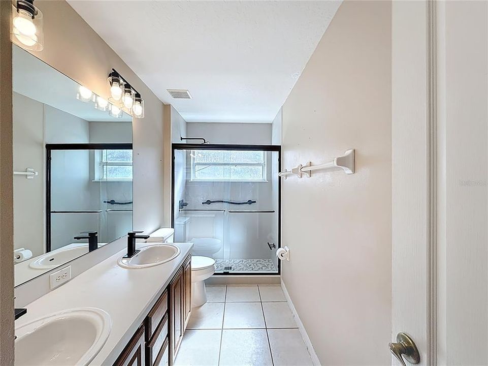 На продажу: $459,900 (3 спален, 2 ванн, 2300 Квадратных фут)