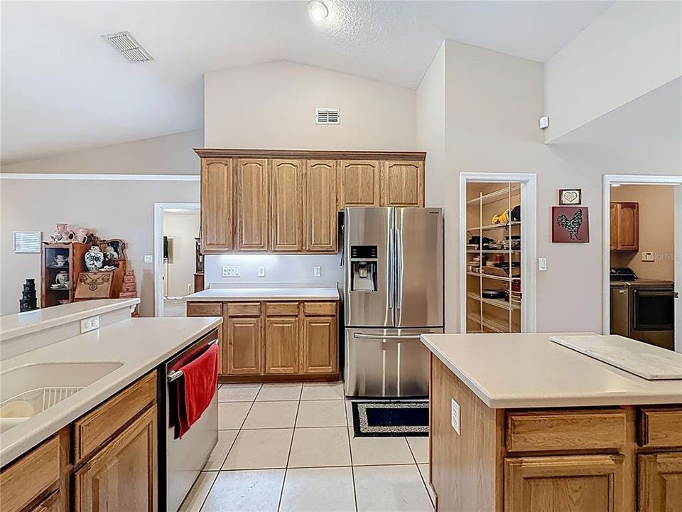 На продажу: $459,900 (3 спален, 2 ванн, 2300 Квадратных фут)