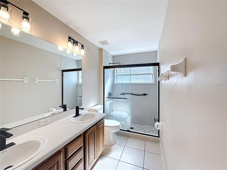 На продажу: $459,900 (3 спален, 2 ванн, 2300 Квадратных фут)