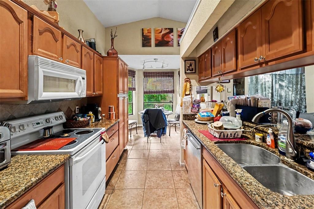 На продажу: $375,000 (3 спален, 2 ванн, 1588 Квадратных фут)