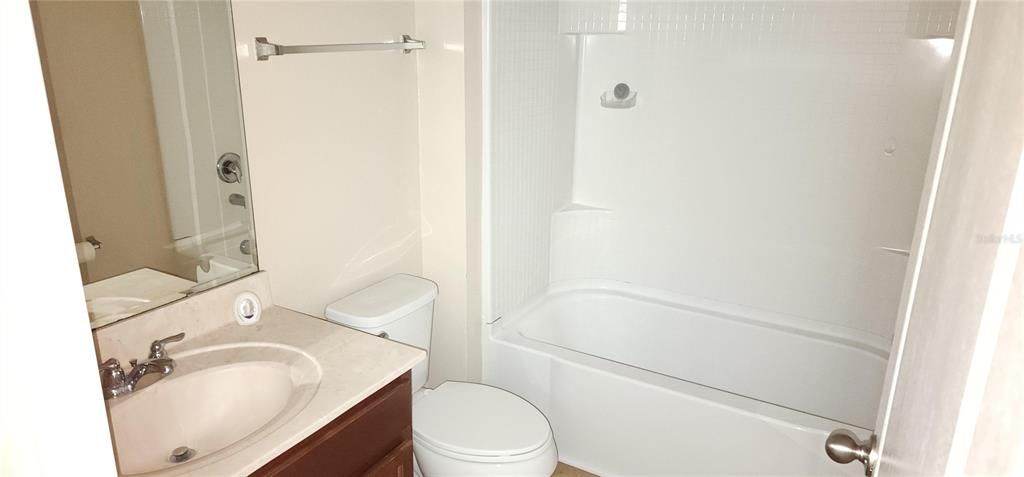 На продажу: $299,000 (3 спален, 2 ванн, 1653 Квадратных фут)