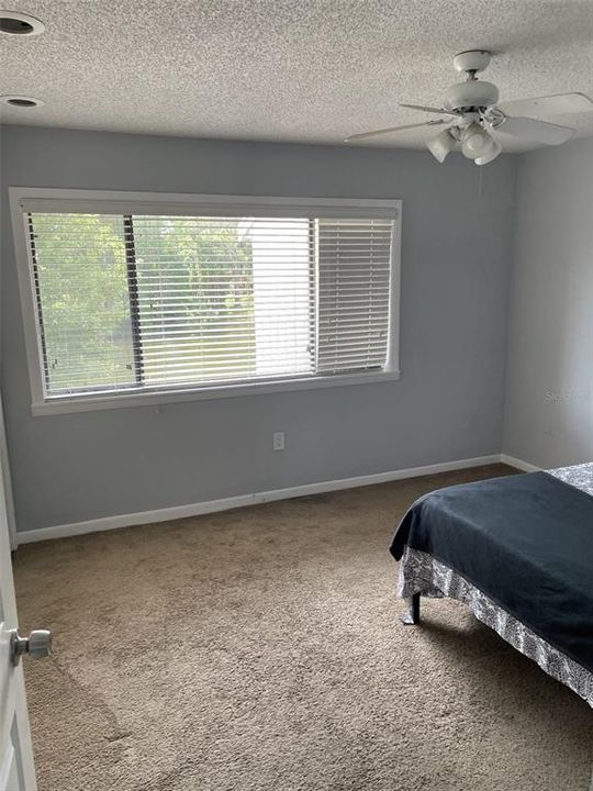 В аренду: $1,690 (2 спален, 1 ванн, 999 Квадратных фут)
