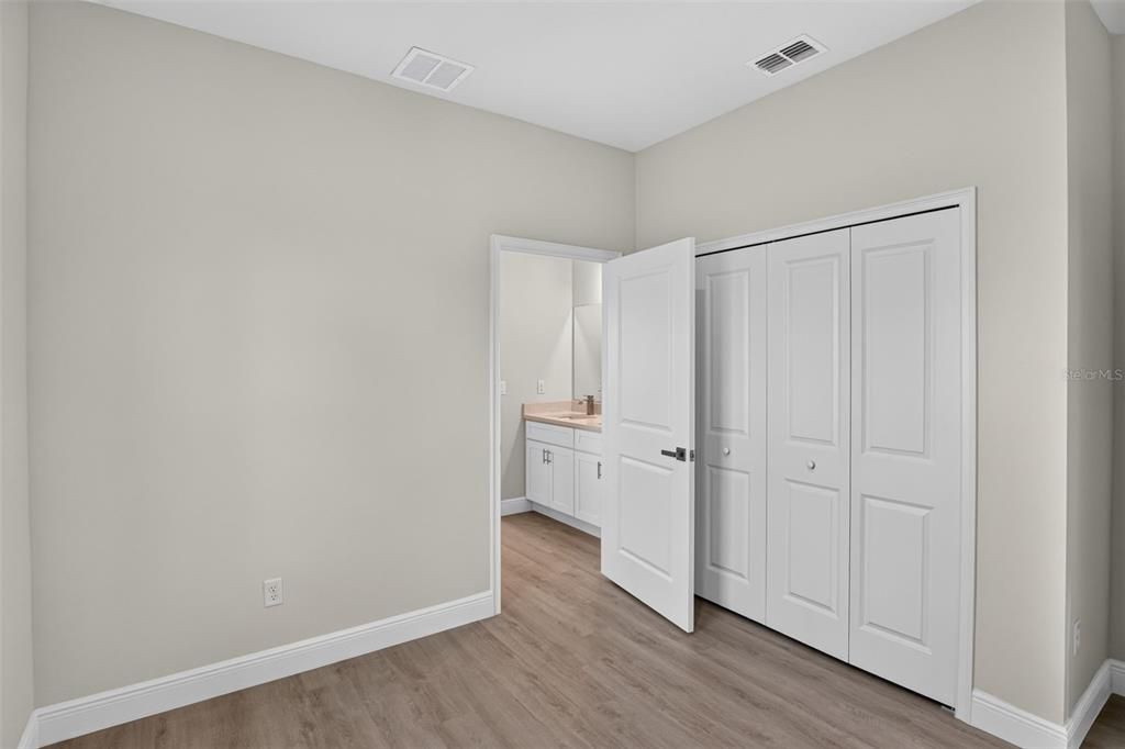 For Sale: $284,900 (4 beds, 3 baths, 1865 Square Feet)