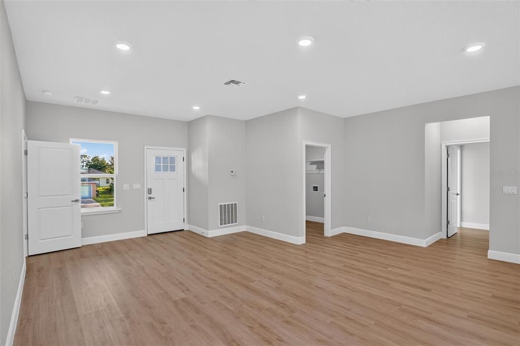 For Sale: $284,900 (4 beds, 3 baths, 1865 Square Feet)