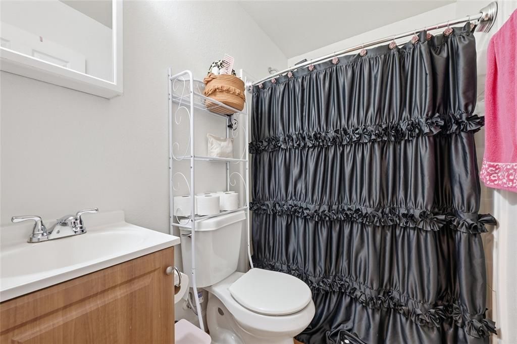 For Sale: $170,000 (2 beds, 1 baths, 1166 Square Feet)