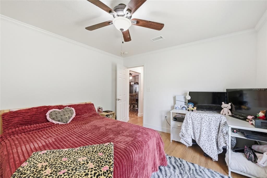 For Sale: $170,000 (2 beds, 1 baths, 1166 Square Feet)